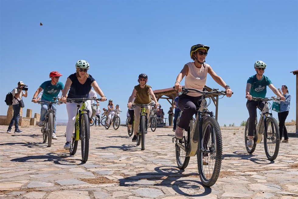 La presidenta Chivite visita las acciones del Plan de Sostenibilidad Turística en Destino ejecutadas en la Ribera y Bardenas Reales.