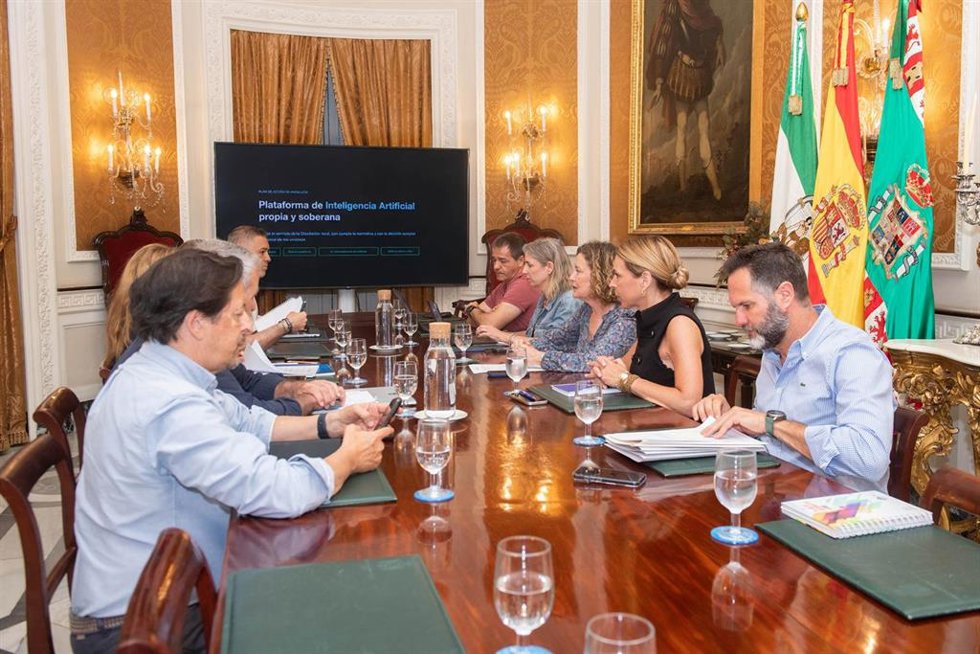 La presidenta de la Diputación de Cádiz, Almudena Martínez, en el Comité de Administración Digital