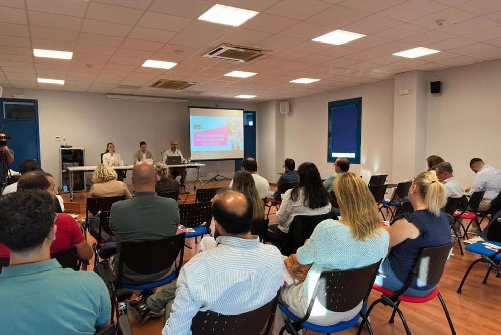 Imagen de la presentación de las subvenciones al tejido productivo local con cerca de medio millón de euros.