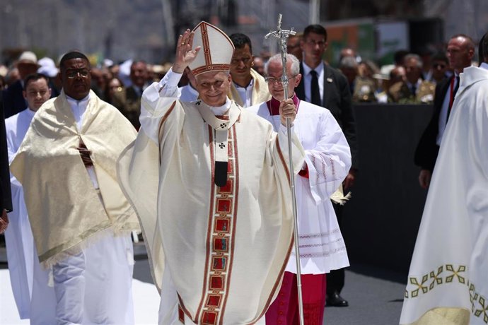 El Papa León XIV preside la celebración de la Santa Misa multitudinaria, a 12 de junio de 2026, en Santa Cruz de Tenerife, Islas Canarias (España).