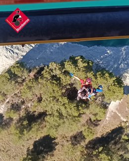 Rescaten amb helicòpter a un ferit per un possible trencament de peroné en la presa del Castell de Guadalest