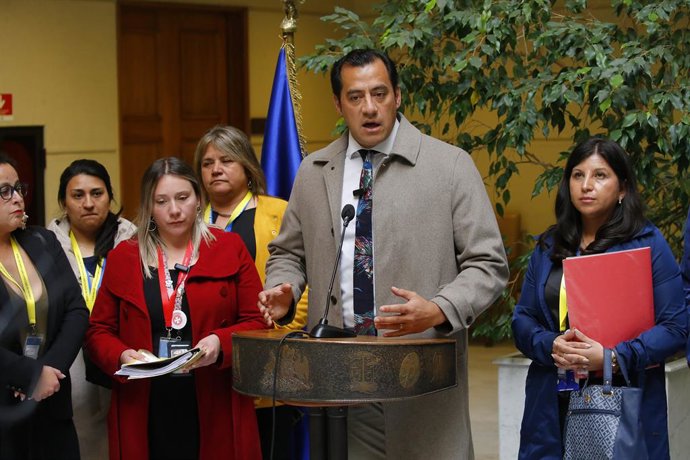 Valparaiso, 07 de agosto de 2023 El diputado Hotuiti Teao realiza un punto de prensa en la Camara de Diputados   Sebastian Cisternas/Aton Chile
