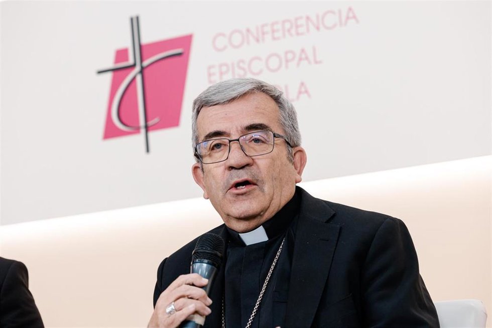 Archivo - El presidente de la CEE y arzobispo de Valladolid, Mons Luis Argüello, interviene durante la presentación de la agenda oficial del Papa León XIV para su próximo viaje a España, a 6 de mayo de 2026, en Madrid (España). 