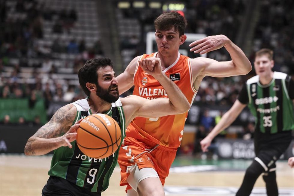 Archivo - Ricky Rubio of Joventut Badalona in action during the Spanish League, Liga ACB Endesa, basketball match played between Joventut Badalona and Valencia Basket at Olimpic Arena on February 08, 2026 in Badalona, Spain.
