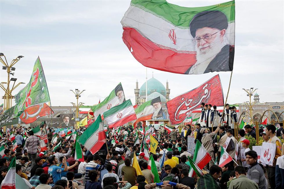 Archivo - Seguidores del régimen iraní en Teherán