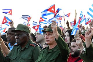 En el centro de la imagen, el presidente de Cuba, Miguel Díaz-Canel 