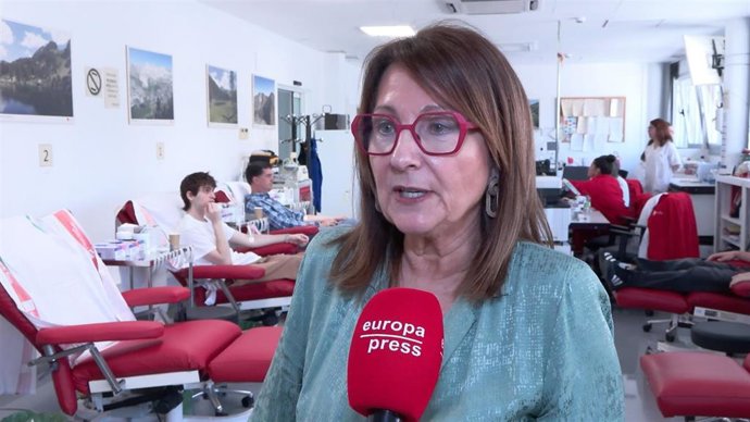 La directora gerente del Banco de Sangre y Tejidos de Aragón, Rosa Plantagenet-Whyte, atiende a Europa Press.