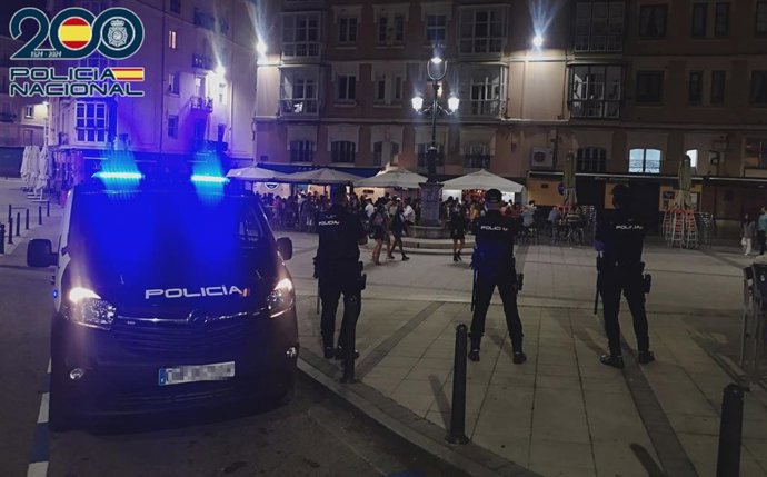 Policía Nacional en la zona de ocio de Santander