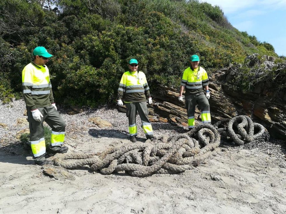 Retiradas más de 22 toneladas de residuos en el litoral de Baleares con un proyecto financiado con el ITS