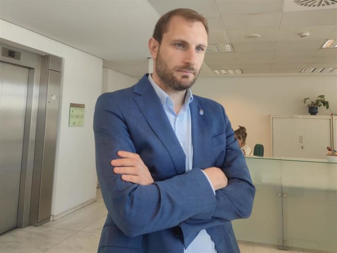 Archivo - El diputado del Grupo Mixto-Foro, Adrián Pumares