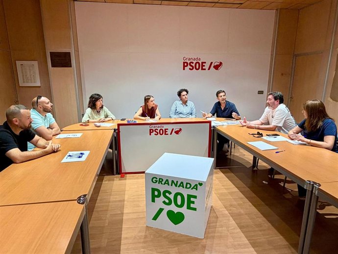 Encuentro entre el comité de empresa del Metro de Granada.