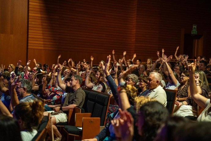 El Casal de Peguera acoge una conferencia sobre el bienestar emocional y el deporte con 350 asistentes