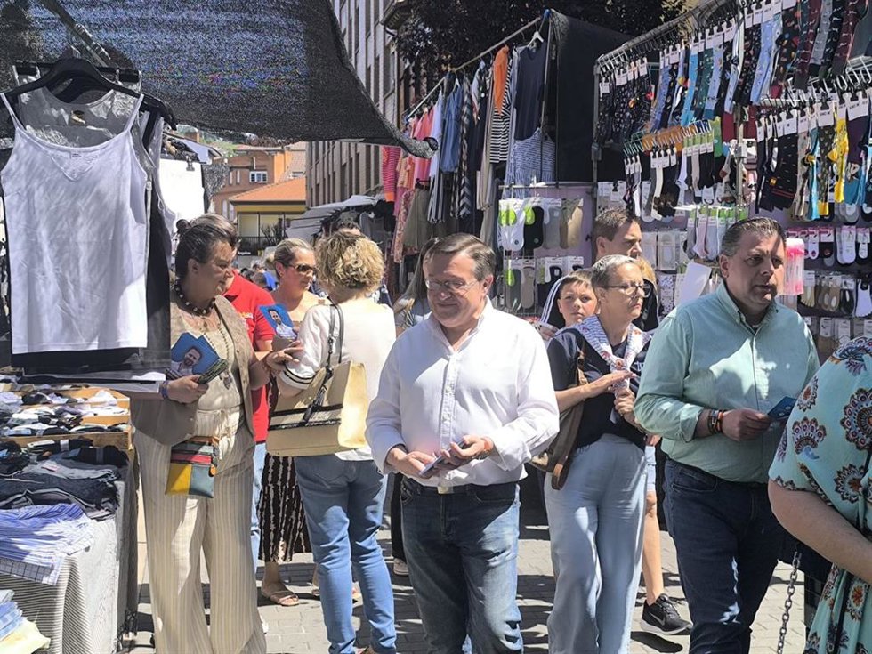 PP defiende en Langreo rebajas fiscales, avales y alquiler con opción a compra para facilitar el acceso a la vivienda