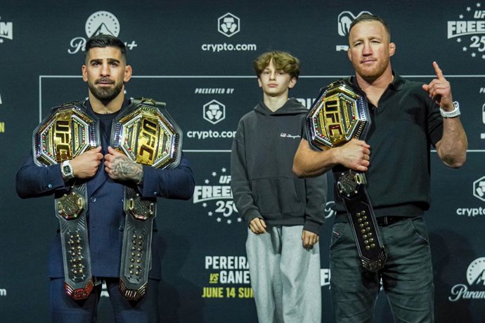 Archivo - May 8, 2026, Newark, New Jersey, United State: (L-R) Ilia Topuria and Justin Gaethje face off at the at the UFC Freedom 250 Press Conference, ahead of the UFC Freedom 250 event at The White House, on Sunday June 14 2026. Press conference at the 