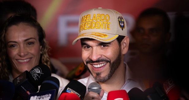 Las últimas encuestas legales para las elecciones de Colombia dan siete puntos de ventaja a De la Espriella