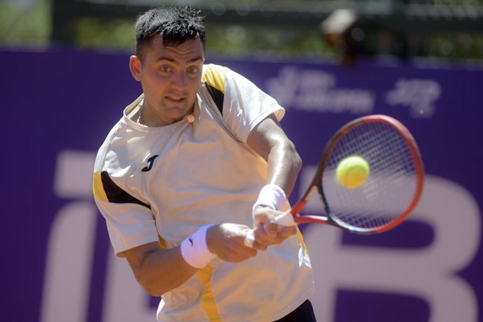 Tenis, Tomas Barrios vs Thiago Seyboth ATP 250 Buenos Aires 2026. El tenista chileno Tomas Barrios es fotografiado contra Thiago Seyboth de Brasil durante el ATP 250 en Buenos  Aires, Argentina. 10/02/2026 Mariano Garcia/ UNAR via Photosport  Tennis,