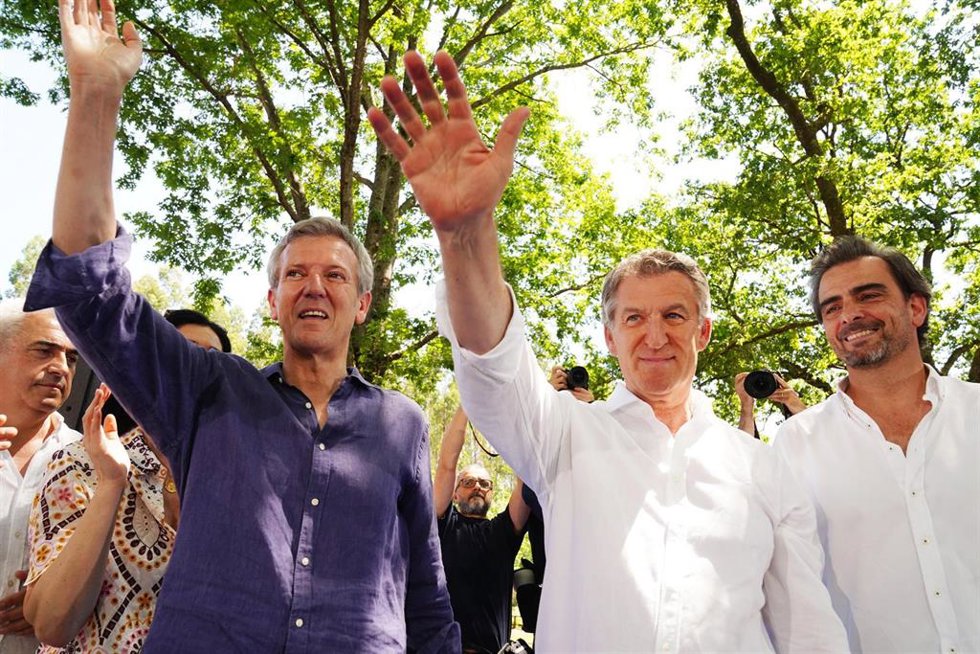Rueda, Feijóo y Calvo, en la romería de O Pino que organiza el PP de A Coruña.