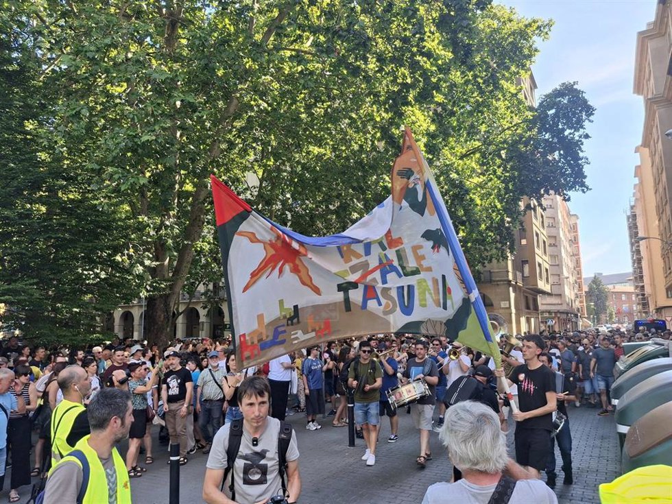 Marcha en Pamplona, convocada por Kontseilua, para reclamar el derecho a "vivir en euskera".
