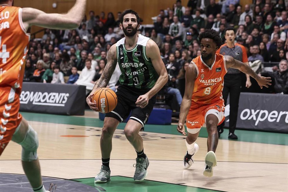 Archivo - Ricky Rubio, en un partido con el Asisa Joventut.