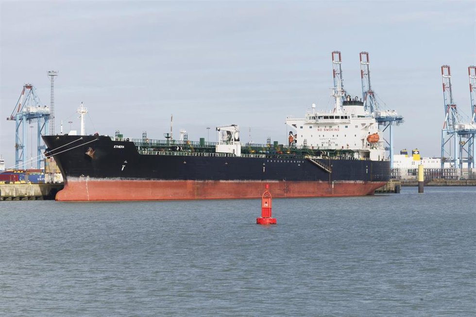 Archivo - Imagen de archivo de un petrolero interceptado de la "flota fantasma" rusa en un puerto de Bélgica 