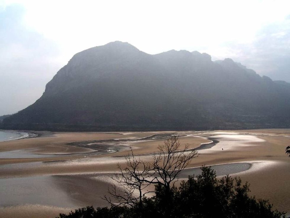 La playa de Oriñón