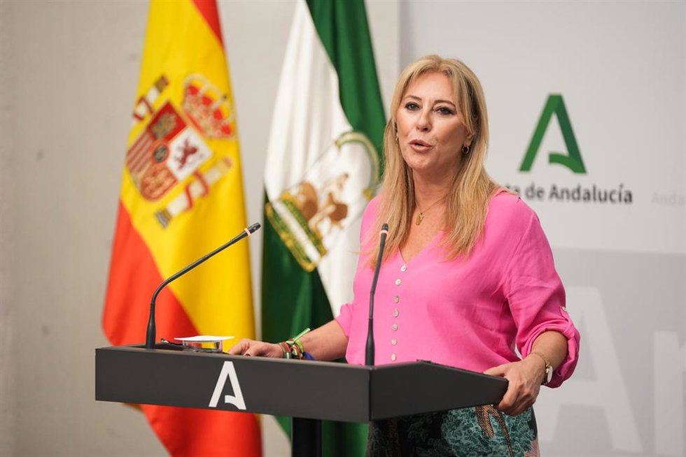 La consejera de Economía, Hacienda, Fondos Europeos y Diálogo Social de la Junta de Andalucía y portavoz del Gobierno en funciones, Carolina España. (Imagen de archivo)