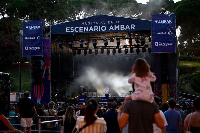 Ambiente este sábado en el Escenario Ambar-Jardín de Invierno del ciclo Música al Raso durante el concierto de María Arnal.