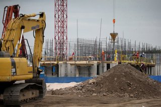 Santiago,20 marzo 2024. El ministro de Vivienda, junto al presidente de la Camara Chilena de la Construccion y el alcalde de San Joaquín, se refiere a la “permisología’ que afecta al sector y al avance del proyecto de ley que facilitará los trámites en