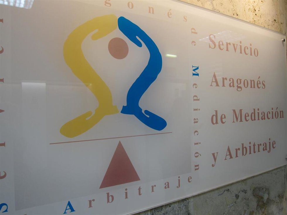 Archivo - Sindicatos y patronal del sector de transportes de mercancías y logística de Zaragoza están citados para  reunirse este lunes en el SAMA con el objetivo de acercar posturas en la negociación del convenio colectivo. 