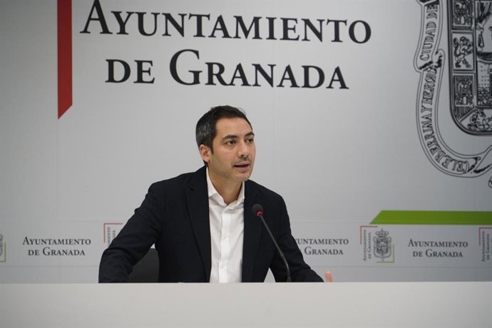 Archivo - El viceportavoz del Grupo Municipal Socialista en el Ayuntamiento de Granada, Eduardo Castillo.