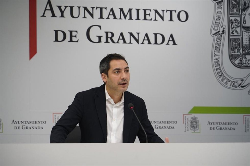 Archivo - El viceportavoz del Grupo Municipal Socialista en el Ayuntamiento de Granada, Eduardo Castillo.