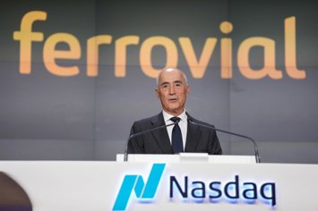 Archivo - El presidente de Ferrovial, Rafael del Pino, en el acto de toque de campana en la Bolsa de Nueva York, en mayo de 2024.