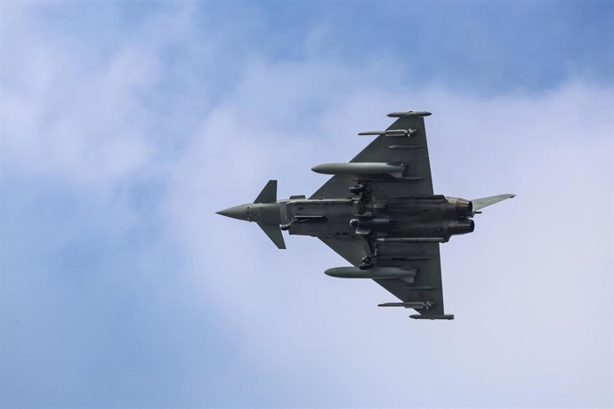 Archivo - Un avión de combate Eurofighter Typhoon italiano (archivo)