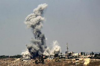 01 June 2026, Lebanon, Arnoun: Smoke billows from an Israeli airstrike on the southern Lebanese village of Arnoun. Benjamin Netanyahu, Prime Minister of Israel, ordered the military to attack targets in the southern suburb of Beirut, a pro-Iranian Hezboll