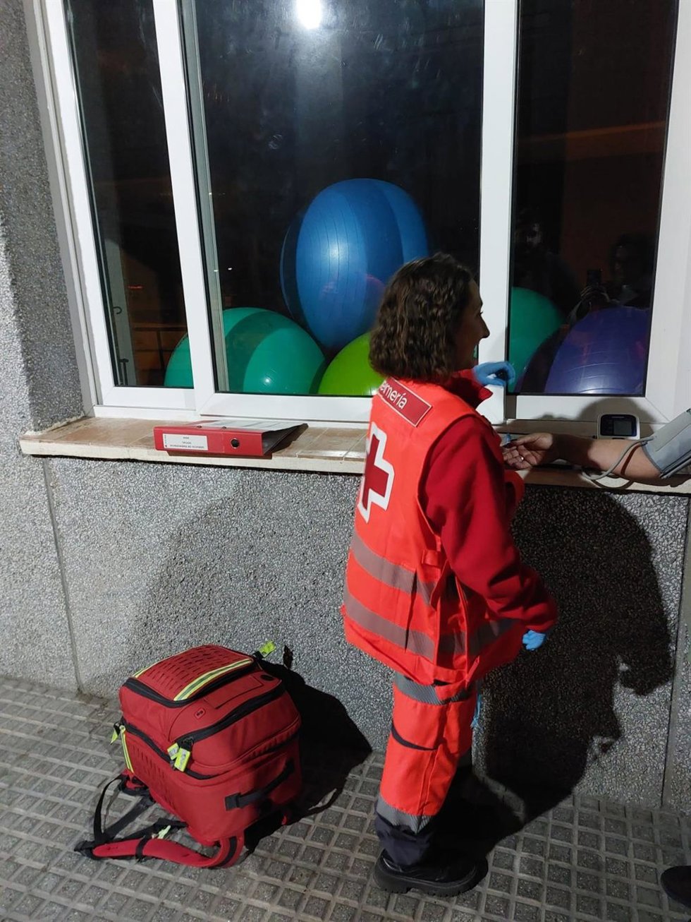 El servicio de atención a personas sin hogar del Ayuntamiento y Cruz Roja atiende a más de 80 personas en Cádiz.