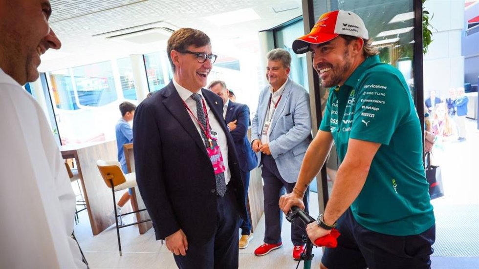 El presidente de la Generalitat, Salvador Illa, asiste al Gran Premio de Fómula 1 en el Circuit de Barcelona-Catalunya