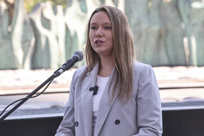 Santiago, 28 de marzo de 2026.  La alcaldesa Catalina San Martin y el presidente de la Fundacion Jaime Guzman, Hernan Larrain, participan en ceremonia de conmemoracion de los 35 anos del atentado al senador de la UDI con la instalacion de Placa
