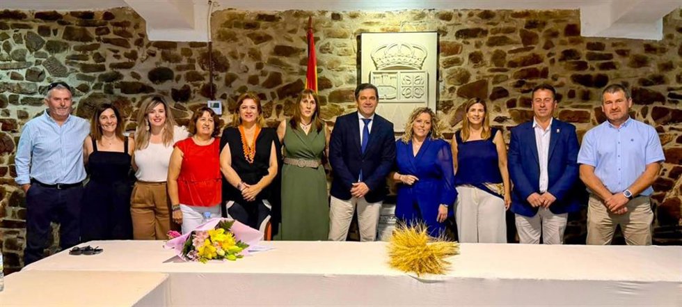 Eva Gutiérrez sustituye a María Luisa López en la Alcaldía de Puebla de Dor Rodrigo tras el acuerdo de Gobierno PP-Vox