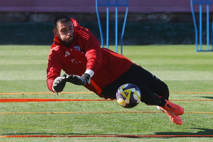 Futbol, Entrenamiento seleccion chilena.  Entrenamiento de la seleccion chilena previo al partido amistoso contra Peru, en el Complejo Deportivo Juan Pinto Duran.  Santiago, Chile.  07/10/2025  Jonnathan Oyarzun/Photosport    Football, Trainning session