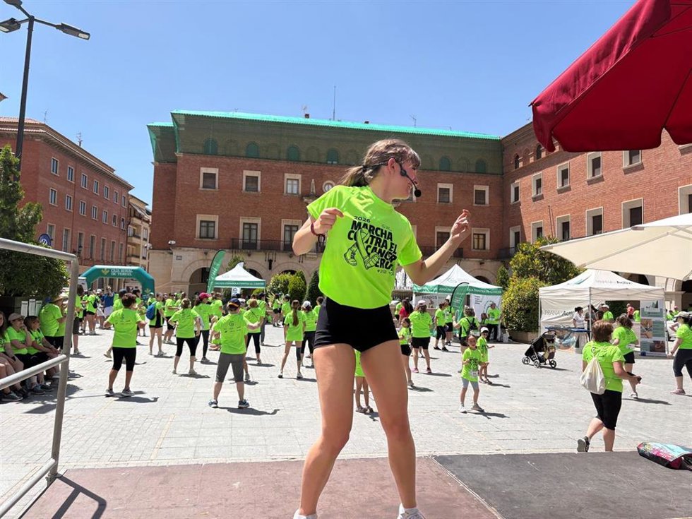 Actividad de zumba en la plaza San Juan este domingo en la X Marcha contra el Cáncer.