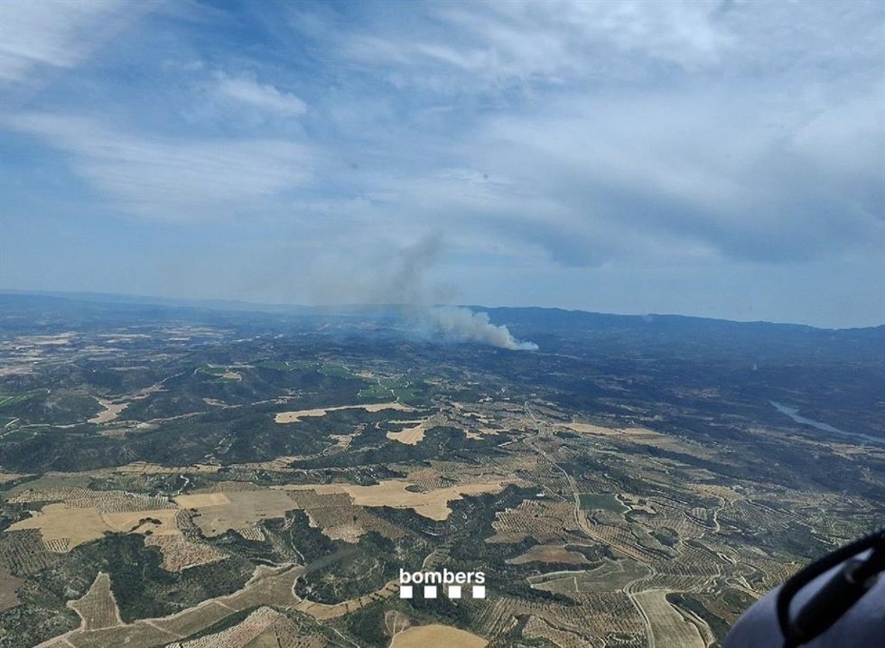 Imagen del incendio en Cervià de les Garrigues