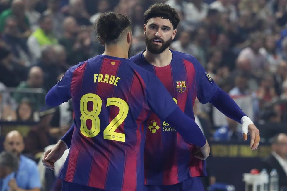 Ludovic Fabregas y Luís Frade con el Barça