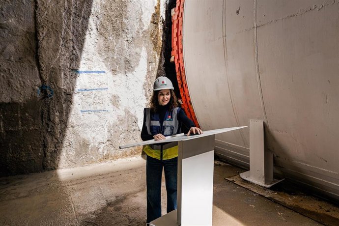 Archivo - La presidenta de la Comunidad de Madrid, Isabel Díaz Ayuso, visita las obras de ampliación de la línea 11 de Metro, a 26 de marzo de 2026, en Madrid (España). 