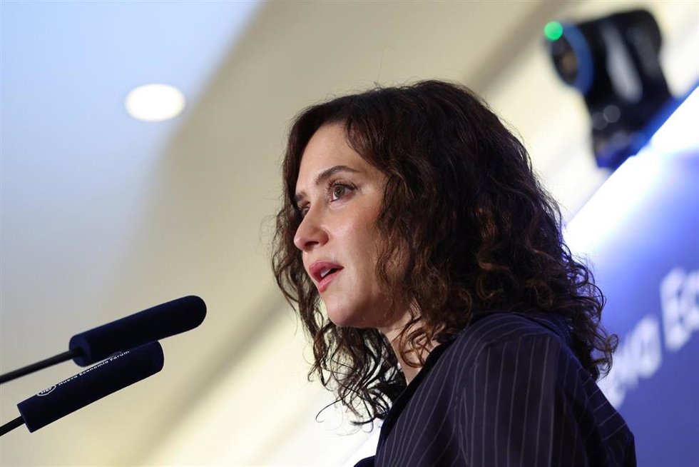 La presidenta de la Comunidad de Madrid, Isabel Díaz Ayuso, durante un desayuno informativo, en el hotel Four Seasons, a 15 de junio de 2026, en Madrid (España). En desayuno ha sido organizado por Nueva Economía Fórum.