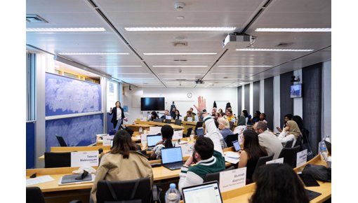 La+volatilidad+y+la+tecnolog%C3%ADa+transforman+la+formaci%C3%B3n+de+l%C3%ADderes+hacia+modelos+continuos%2C+seg%C3%BAn+Esade