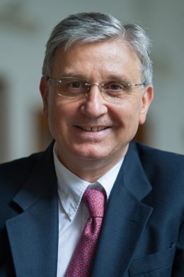 Archivo - El psiquiatra Fernando Sarráis, profesor de la Universidad de Navarra, acaba de publicar un nuevo libro titulado '20 consejos para tu salud emocional'.