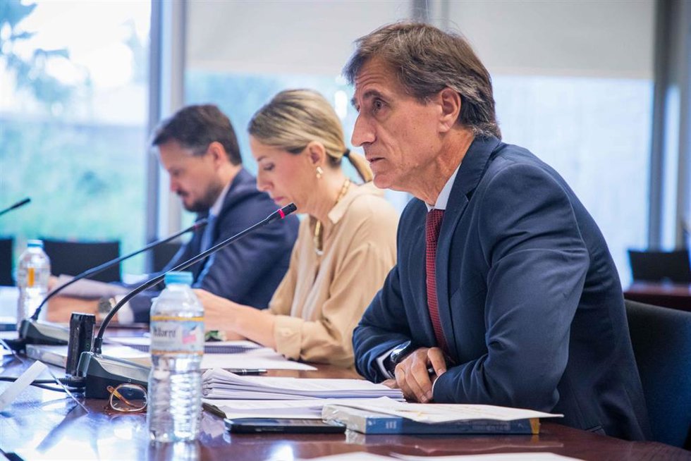 La presidenta de la Junta, María Guardiola, durante la reunión del Patronato de la Fundación Academia Europea e Iberoamericana de Yuste.