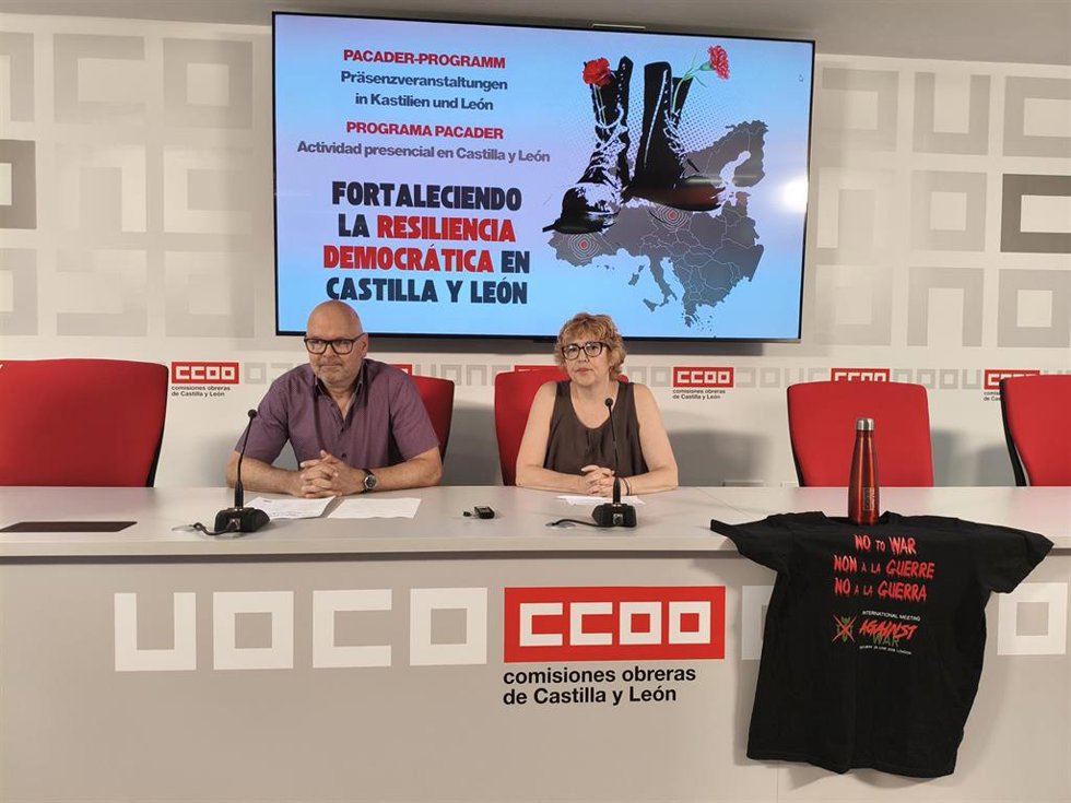 Miguel Montero, de la Asociación Alemana de Formación Política, junto a la secretaria general de CCOO en Castilla y León, Ana Fernández de los Muros.