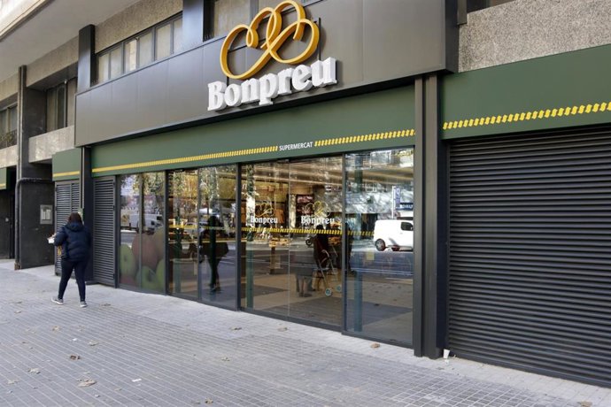 Archivo - Un supermercado de Bon Preu