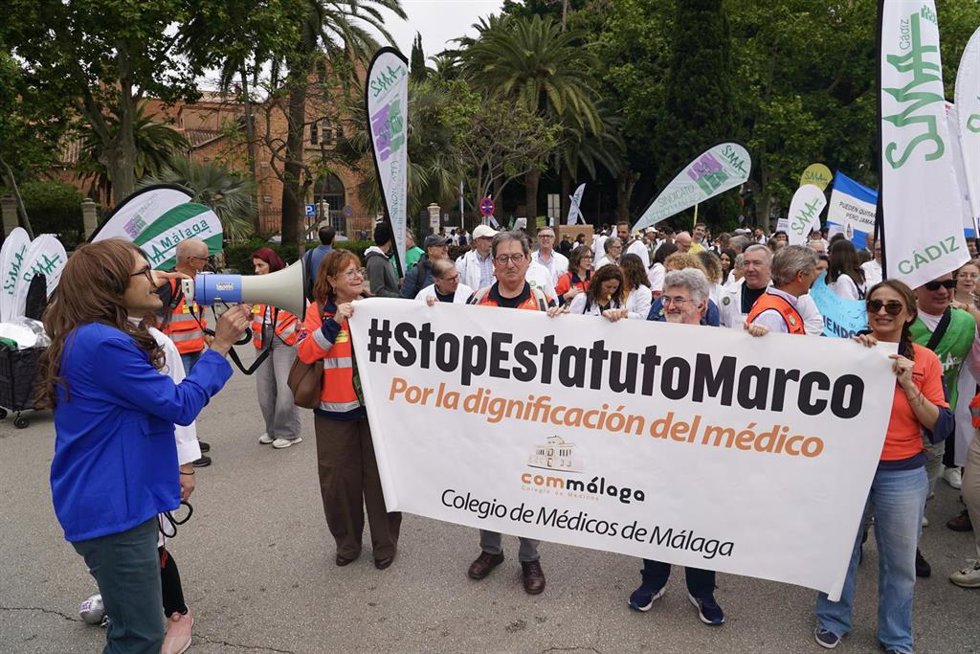 Archivo - Manifestación de médicos en Málaga. Imagen de archivo. 